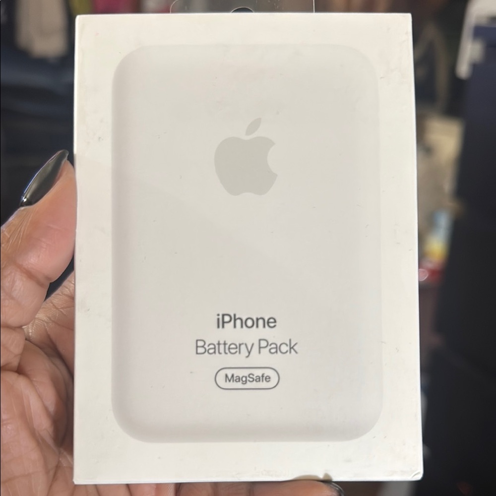 Apple iPhone MagSafe Battery Pack - White